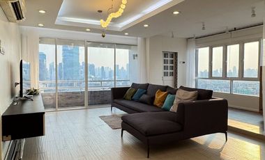 Condo en alquiler de 3 habitaciones en Huai Khwang, Bangkok