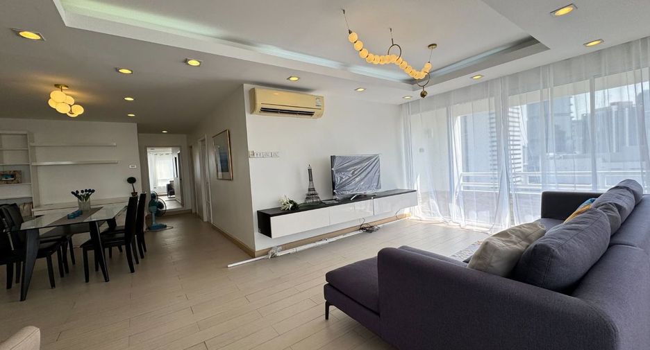 Wohnung zur Miete mit 3 Zimmer in Huai Khwang, Bangkok
