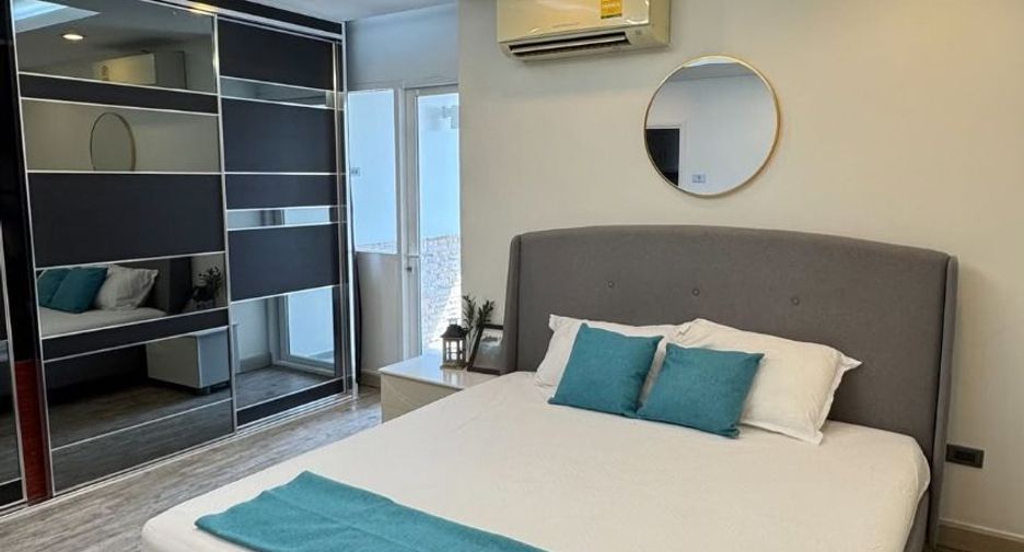 Wohnung zur Miete mit 3 Zimmer in Huai Khwang, Bangkok