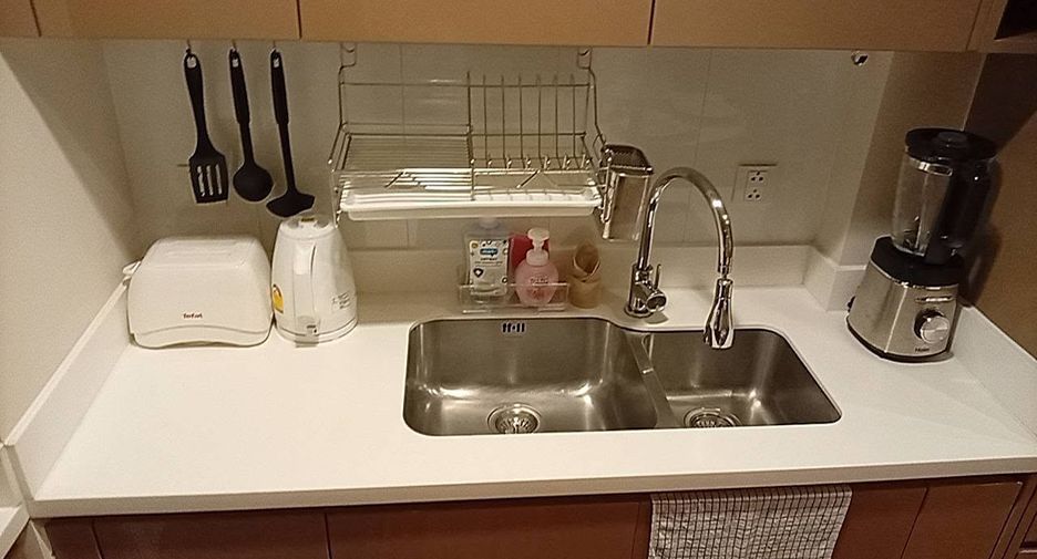 For rent 2 bedrooms condo in Khlong Toei, Bangkok
