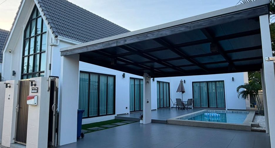 For rent 3 bedrooms villa in Bang Lamung, Chonburi