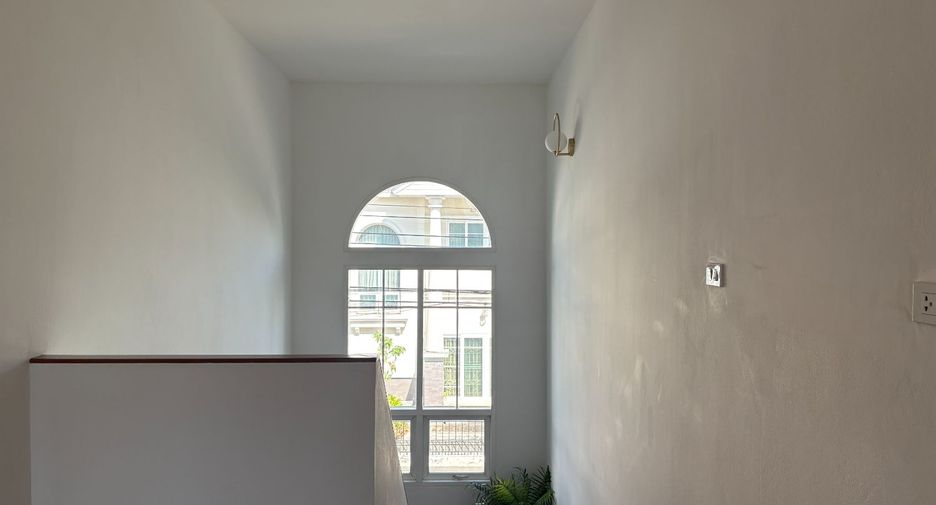 出租 和 出售 3 卧室 独立屋 在 Suan Luang, 曼谷