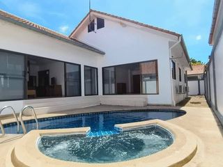 For Rent 3 Bedroom Villa In Bang Lamung, Chonburi