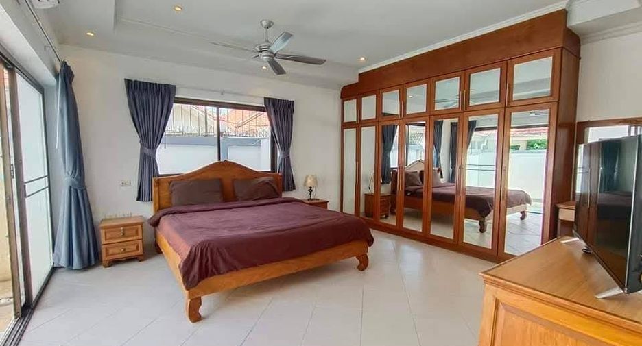 For rent 3 bedrooms villa in Jomtien, Pattaya