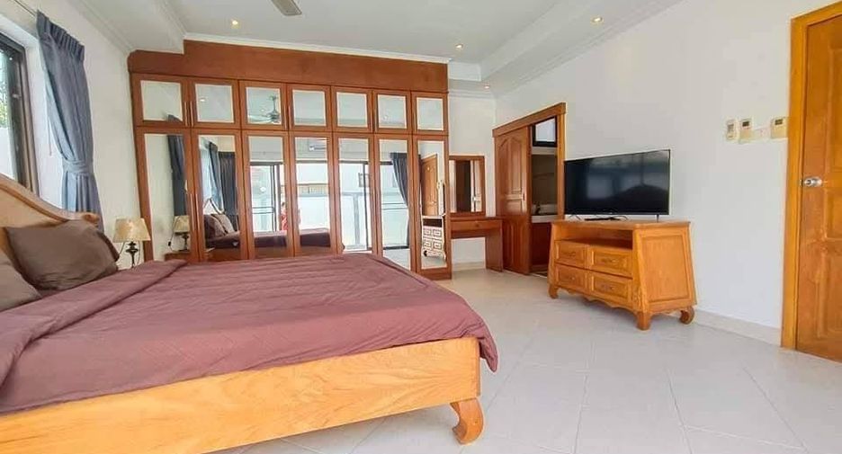 For rent 3 bedrooms villa in Jomtien, Pattaya