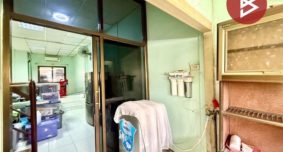 Casa adosada en venta de 2 habitaciones en Pak Kret, Nonthaburi