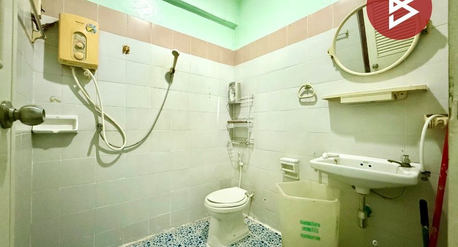 Casa adosada en venta de 2 habitaciones en Pak Kret, Nonthaburi