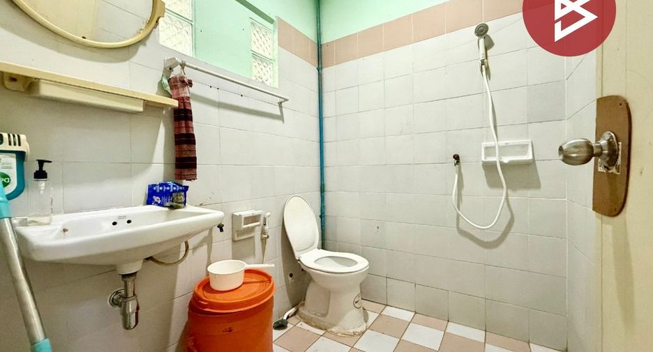 Casa adosada en venta de 2 habitaciones en Pak Kret, Nonthaburi