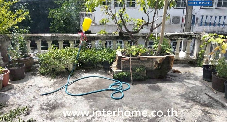 Casa adosada en venta de 5 habitaciones en Mueang Nonthaburi, Nonthaburi