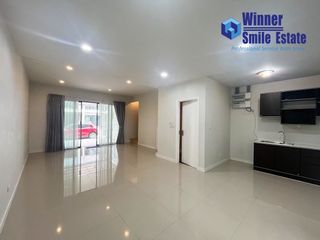For rent 4 bedrooms townhouse in Bang Phli, Samut Prakan