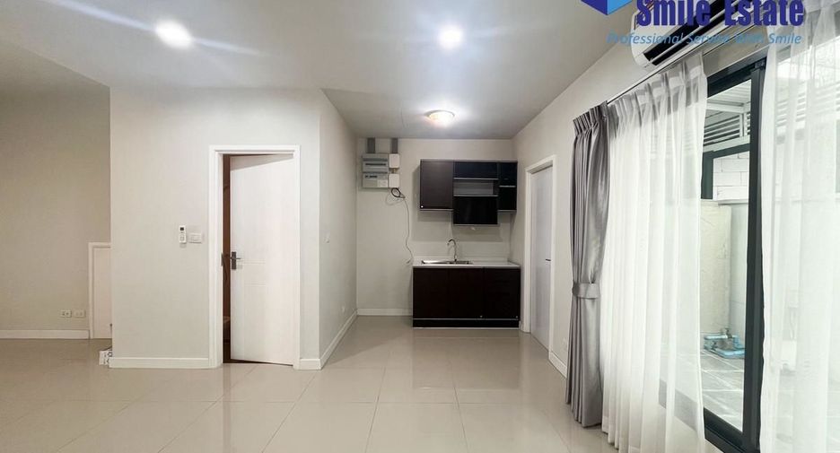 For rent 4 bedrooms townhouse in Bang Phli, Samut Prakan