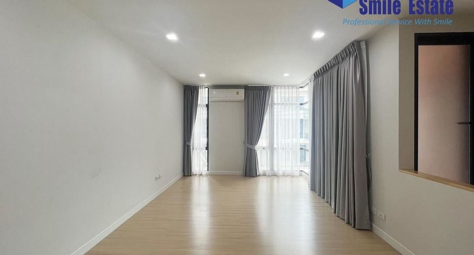 For rent 4 bedrooms townhouse in Bang Phli, Samut Prakan