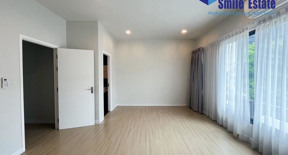 For rent 4 bedrooms townhouse in Bang Phli, Samut Prakan