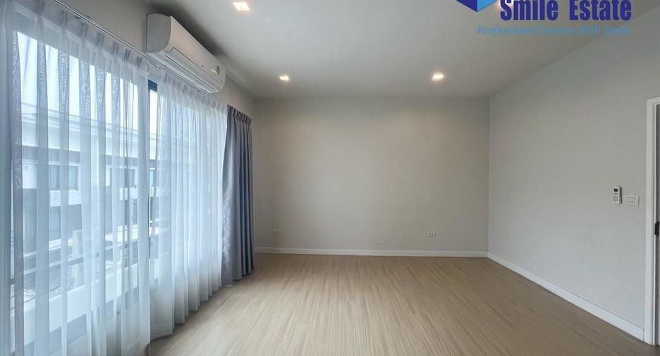 For rent 4 bedrooms townhouse in Bang Phli, Samut Prakan
