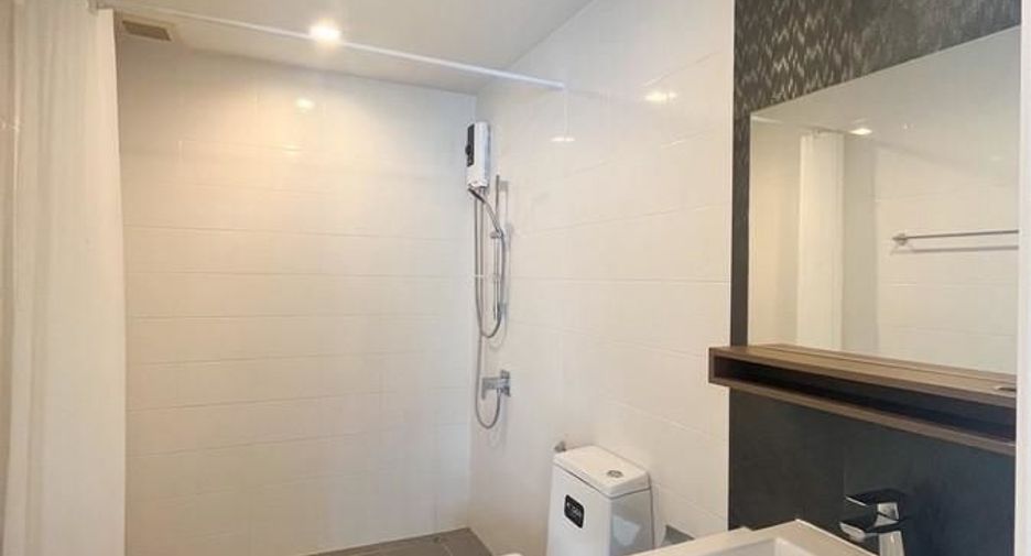 For rent 4 bedrooms townhouse in Bang Phli, Samut Prakan