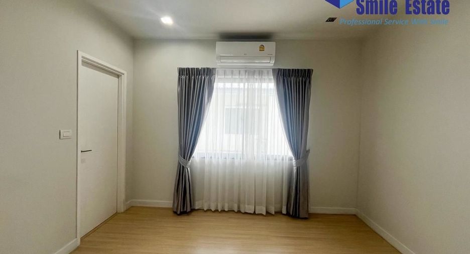 For rent 4 bedrooms townhouse in Bang Phli, Samut Prakan