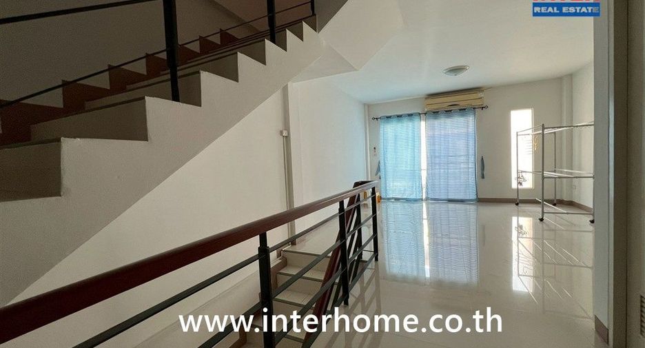 Reihenhaus zum Kauf mit 3 Zimmer in Min Buri, Bangkok