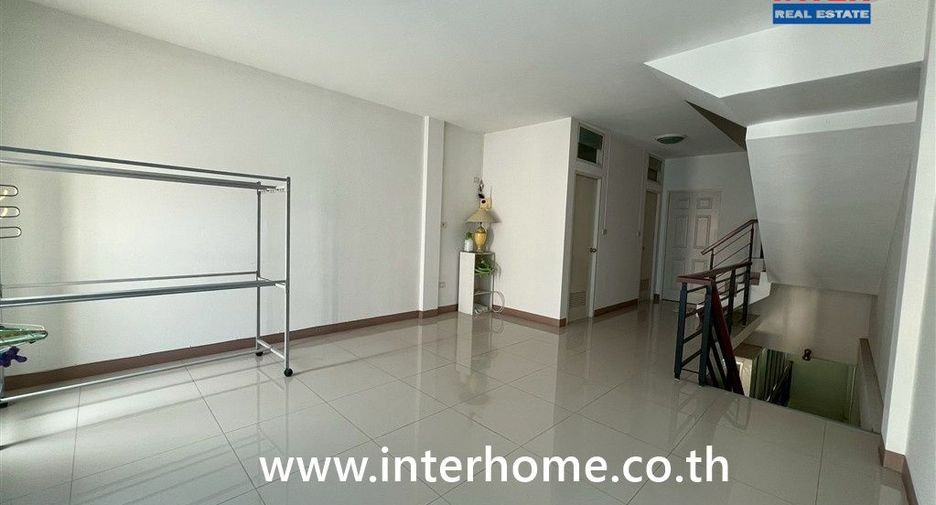 Reihenhaus zum Kauf mit 3 Zimmer in Min Buri, Bangkok