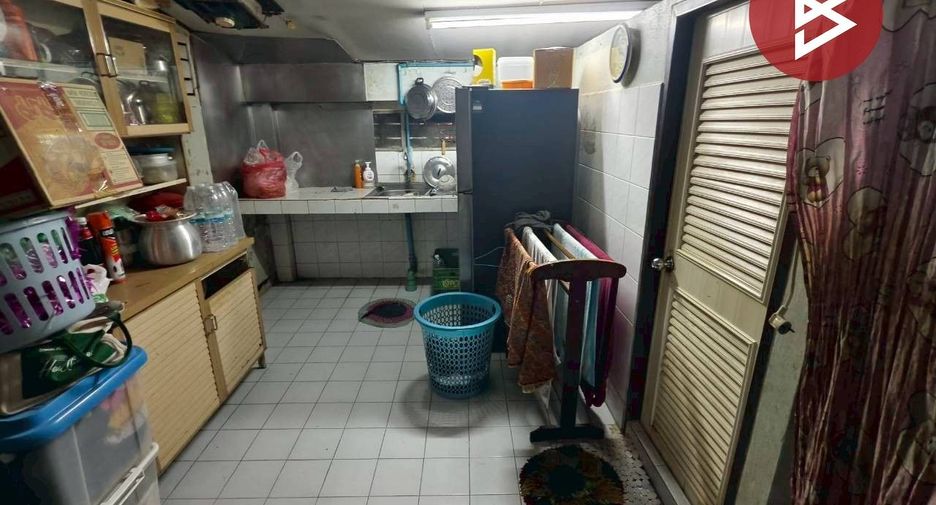 For sale 2 bedrooms townhouse in Mueang Samut Prakan, Samut Prakan