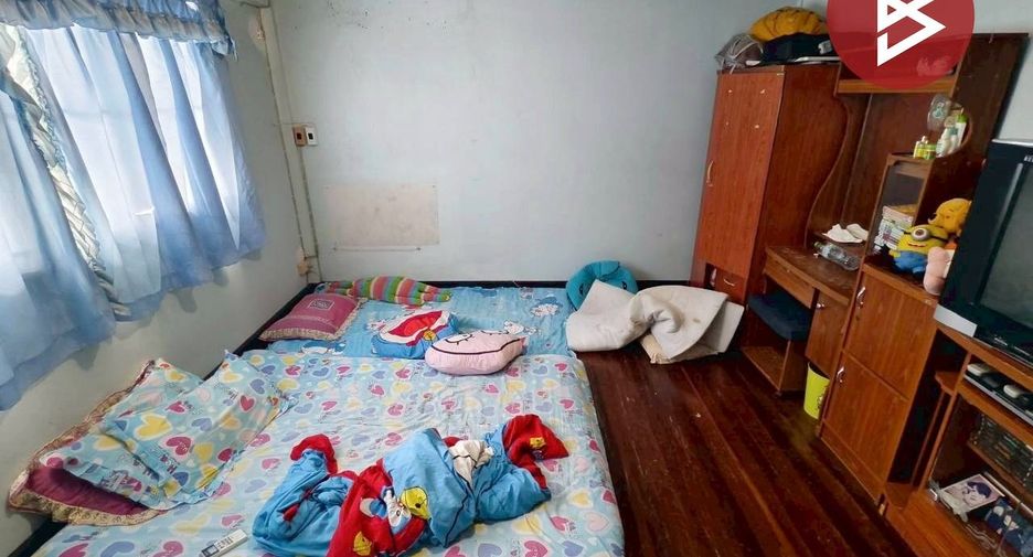 For sale 2 bedrooms townhouse in Mueang Samut Prakan, Samut Prakan