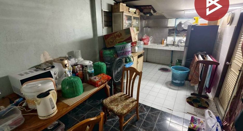 For sale 2 bedrooms townhouse in Mueang Samut Prakan, Samut Prakan