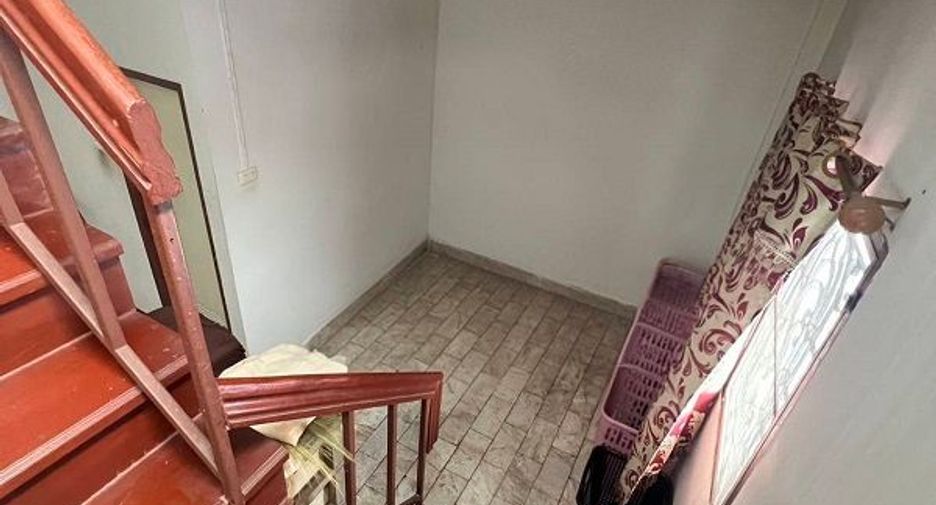 À vendre 3 chambres maison de ville à Bang Bua Thong, Nonthaburi