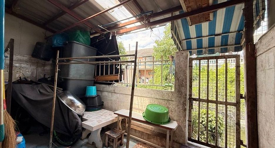 À vendre 3 chambres maison de ville à Bang Bua Thong, Nonthaburi