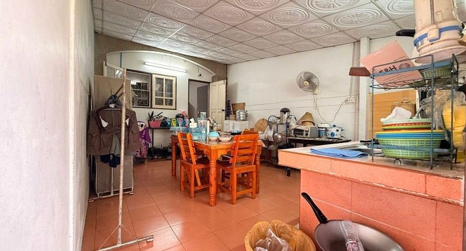 À vendre 3 chambres maison de ville à Bang Bua Thong, Nonthaburi