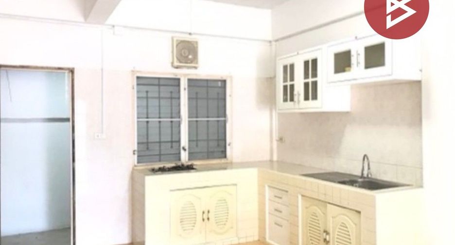 For sale 3 bedrooms townhouse in Si Racha, Chonburi