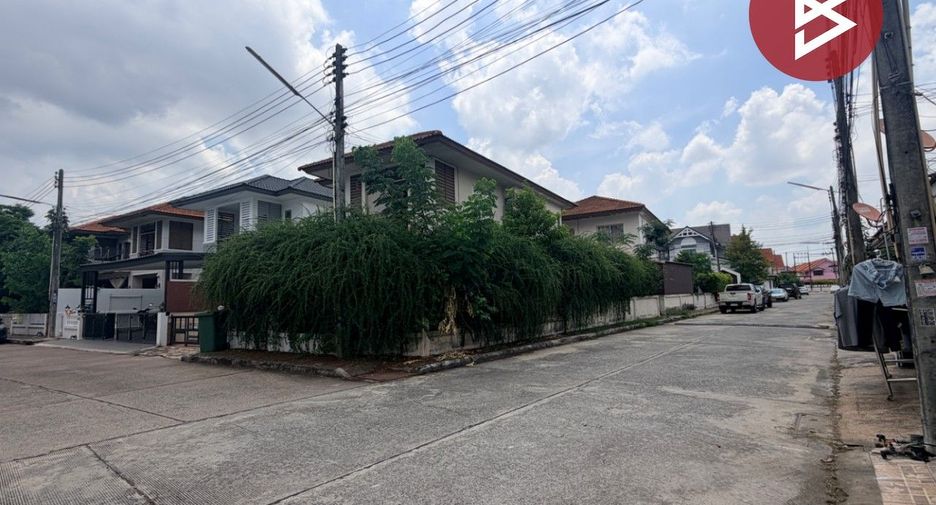 For sale 3 bedrooms townhouse in Si Racha, Chonburi