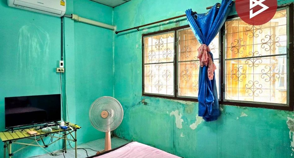 À vendre 2 chambres maison de ville à Bang Khae, Bangkok