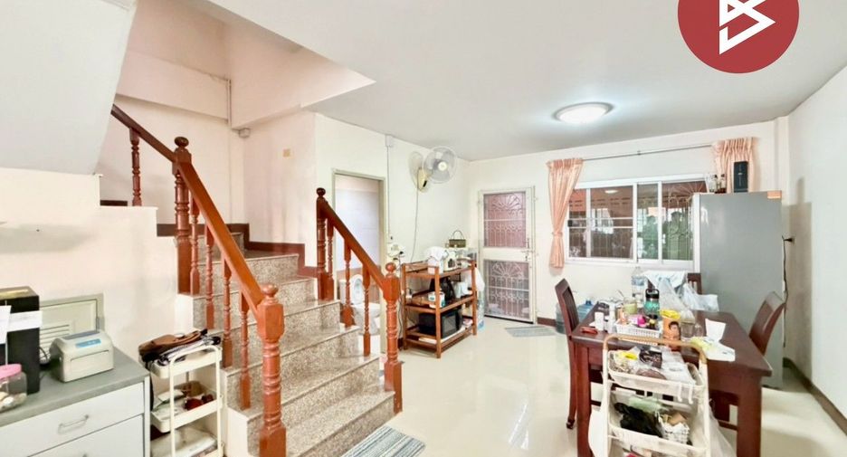 Casa adosada en venta de 3 habitaciones en Sai Mai, Bangkok