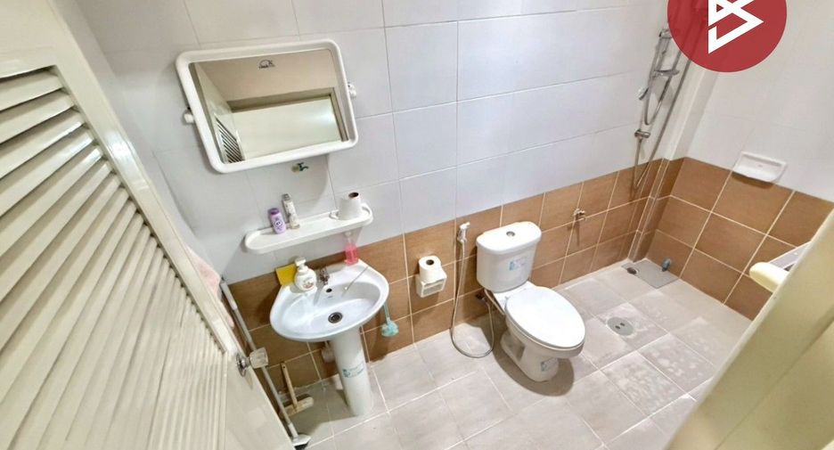 Casa adosada en venta de 3 habitaciones en Sai Mai, Bangkok