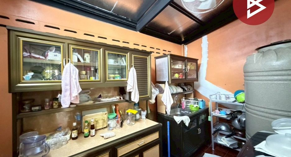 Casa adosada en venta de 3 habitaciones en Sai Mai, Bangkok