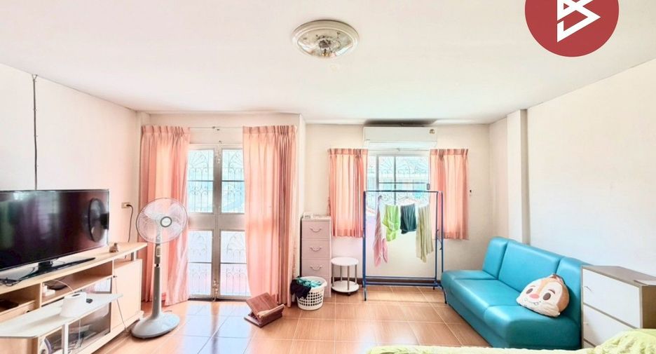 Casa adosada en venta de 3 habitaciones en Sai Mai, Bangkok