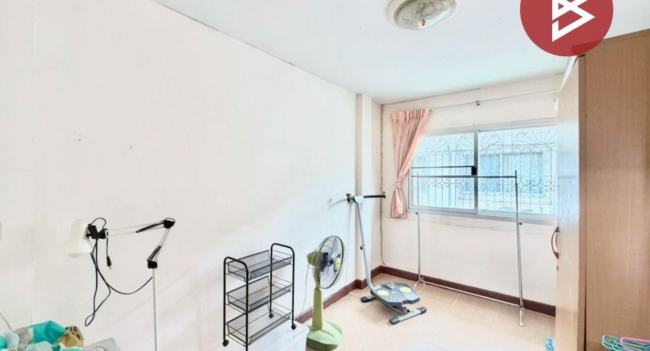 Casa adosada en venta de 3 habitaciones en Sai Mai, Bangkok