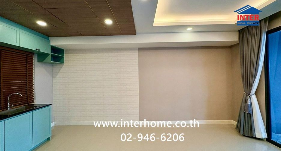 For sale 3 bedrooms townhouse in Khlong Sam Wa, Bangkok