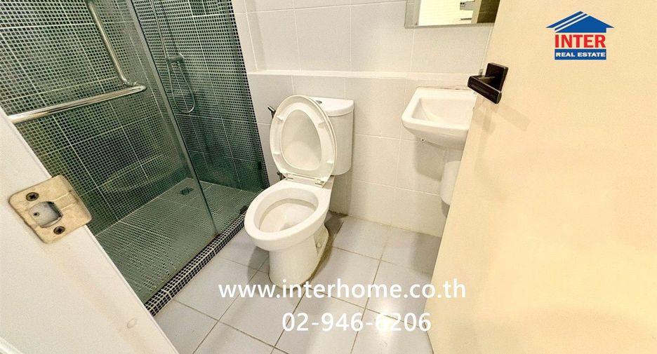 For sale 3 bedrooms townhouse in Khlong Sam Wa, Bangkok