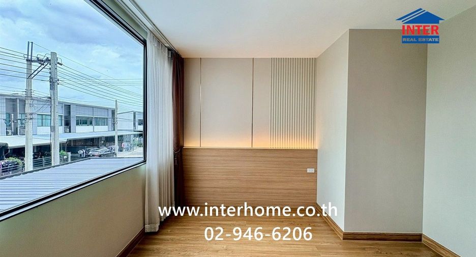 For sale 3 bedrooms townhouse in Khlong Sam Wa, Bangkok
