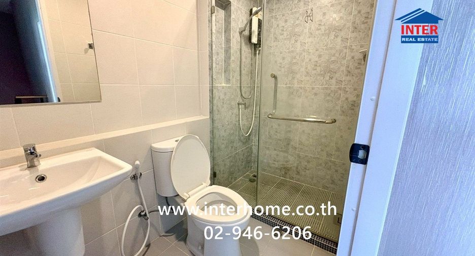 For sale 3 bedrooms townhouse in Khlong Sam Wa, Bangkok