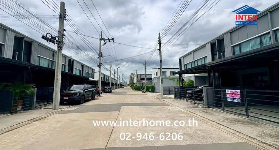 For sale 3 bedrooms townhouse in Khlong Sam Wa, Bangkok