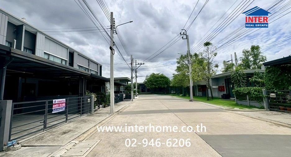 For sale 3 bedrooms townhouse in Khlong Sam Wa, Bangkok