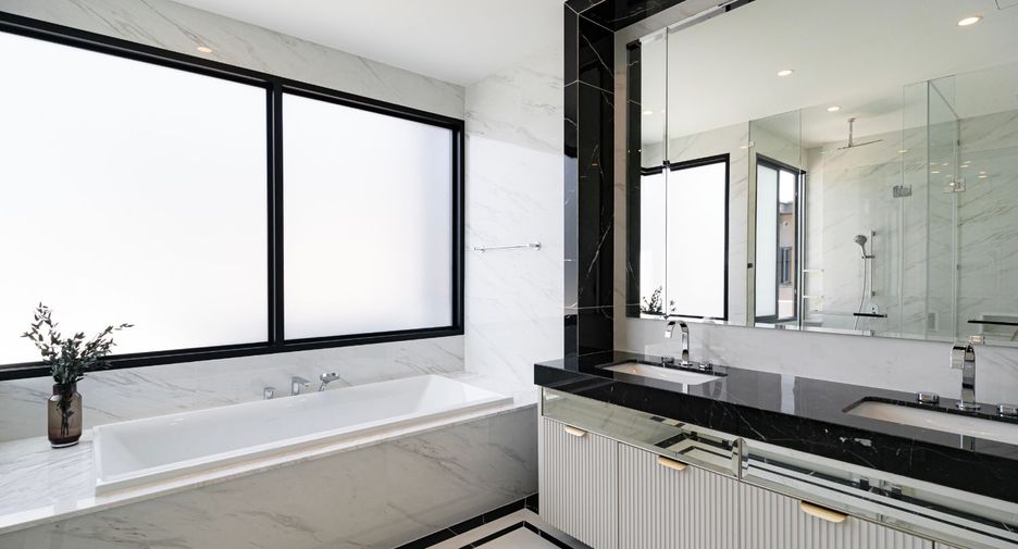 Casa en venta de 5 habitaciones en Saphan Sung, Bangkok