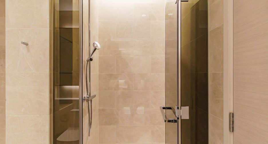 For rent and for sale 2 bedrooms condo in Pathum Wan, Bangkok