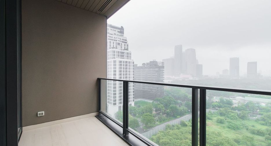 For rent and for sale 2 bedrooms condo in Pathum Wan, Bangkok