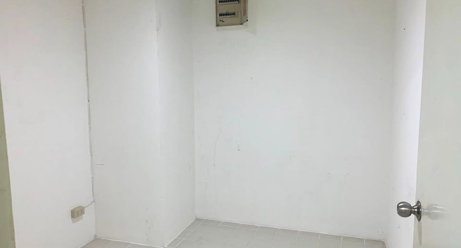 ให้เช่า 3 ห้องนอน คอนโด ใน วัฒนา, กรุงเทพฯ