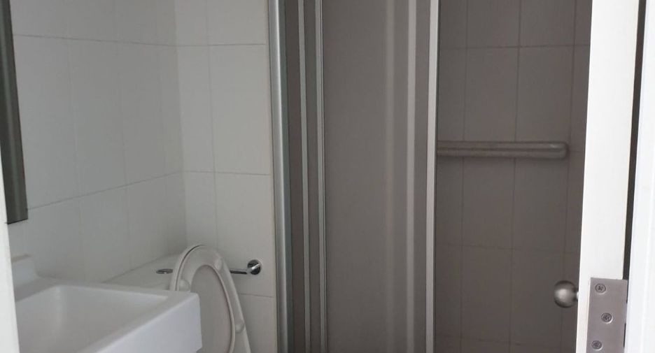 Condo en alquiler de 1 habitaciones en Yan Nawa, Bangkok