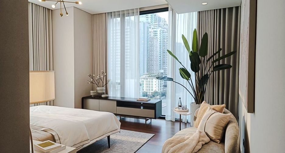 For rent 2 bedrooms condo in Pathum Wan, Bangkok