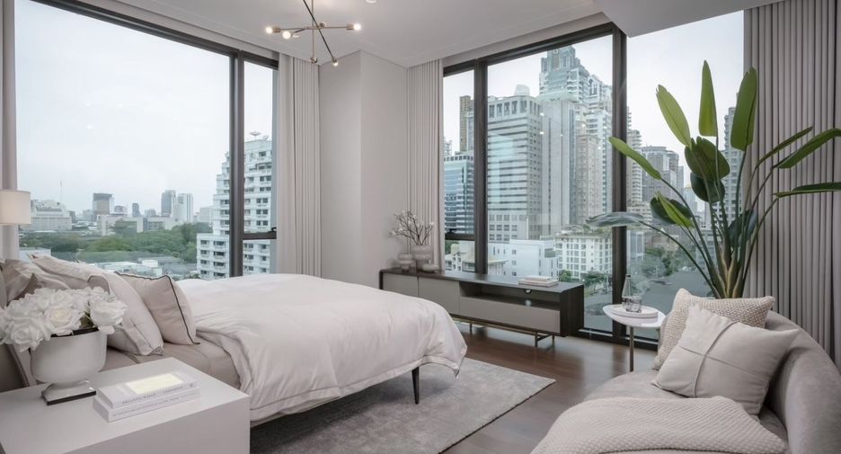 For rent 2 bedrooms condo in Pathum Wan, Bangkok