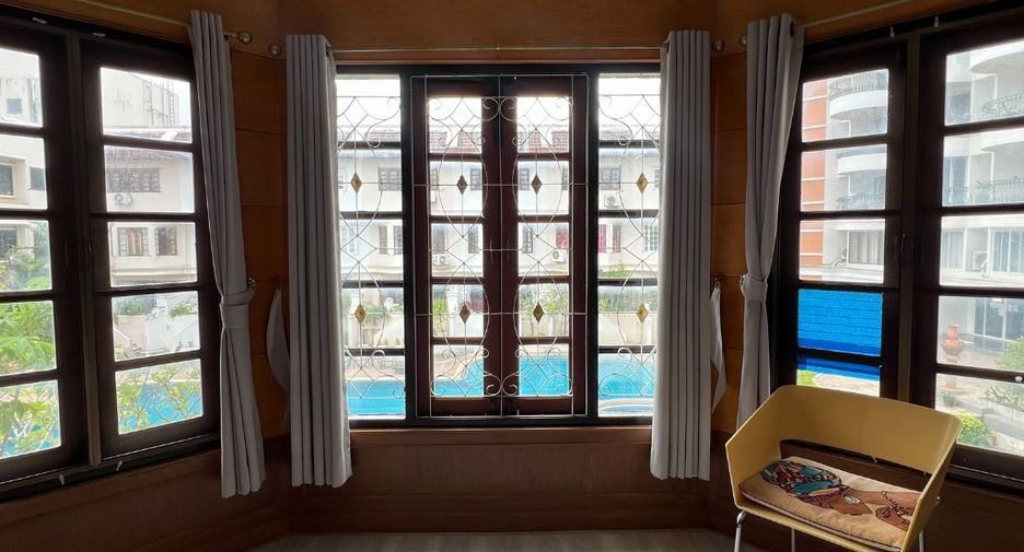 For rent 3 bedrooms townhouse in Mueang Chiang Mai, Chiang Mai